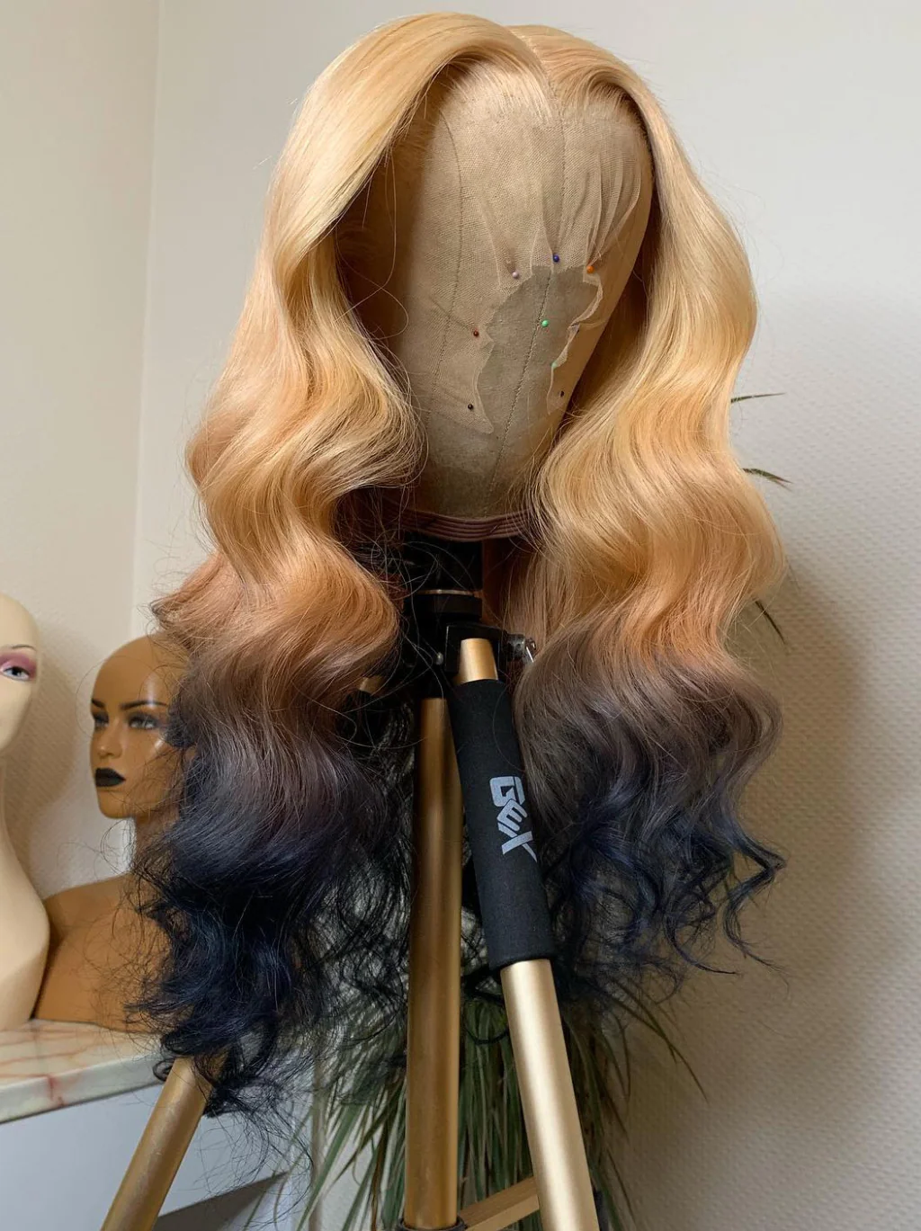 Dorsanee Ombre Strawberry Platinum Blonde Wig 200 Density 13x4 Lace Front Human Hair Wigs - Image 3