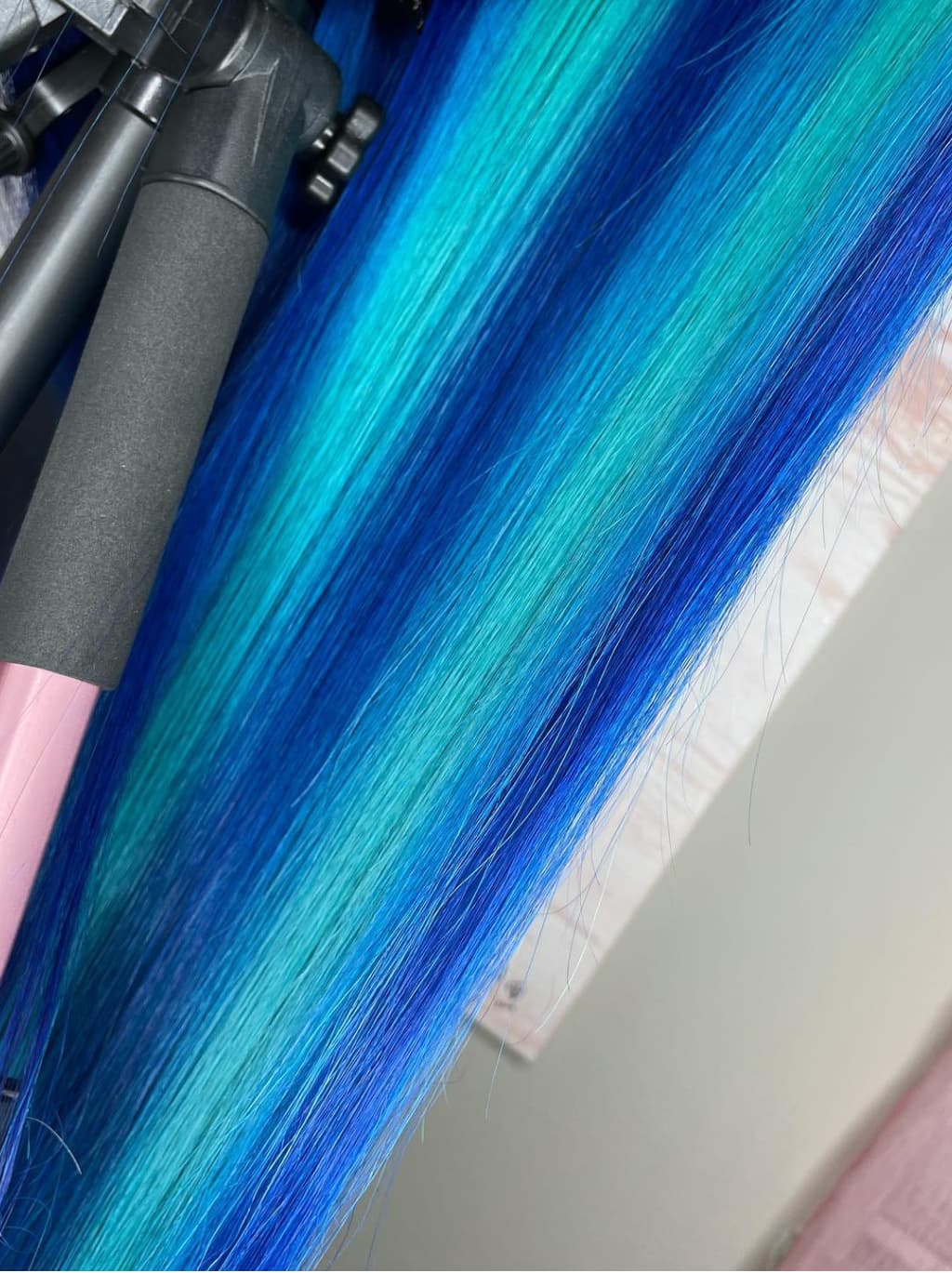 Dorsanee Balayage Dark Light Ocean Blue Money Piece 13x4 Lace Front Human Hair Wigs - Image 4