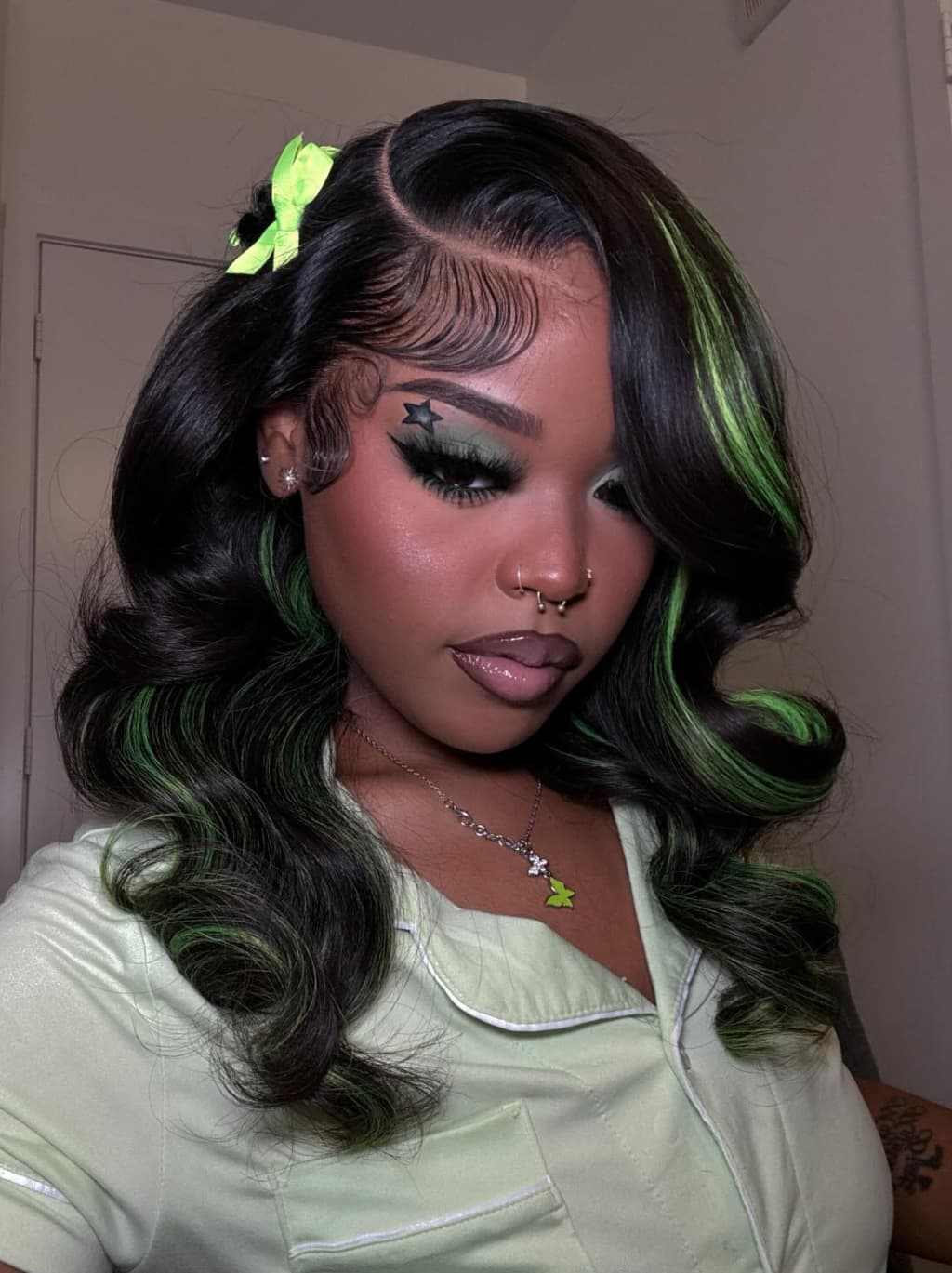 Dorsanee Black with Green Highlights Money Piece Color 13x4 Lace Front Human Hair Wig - Image 4