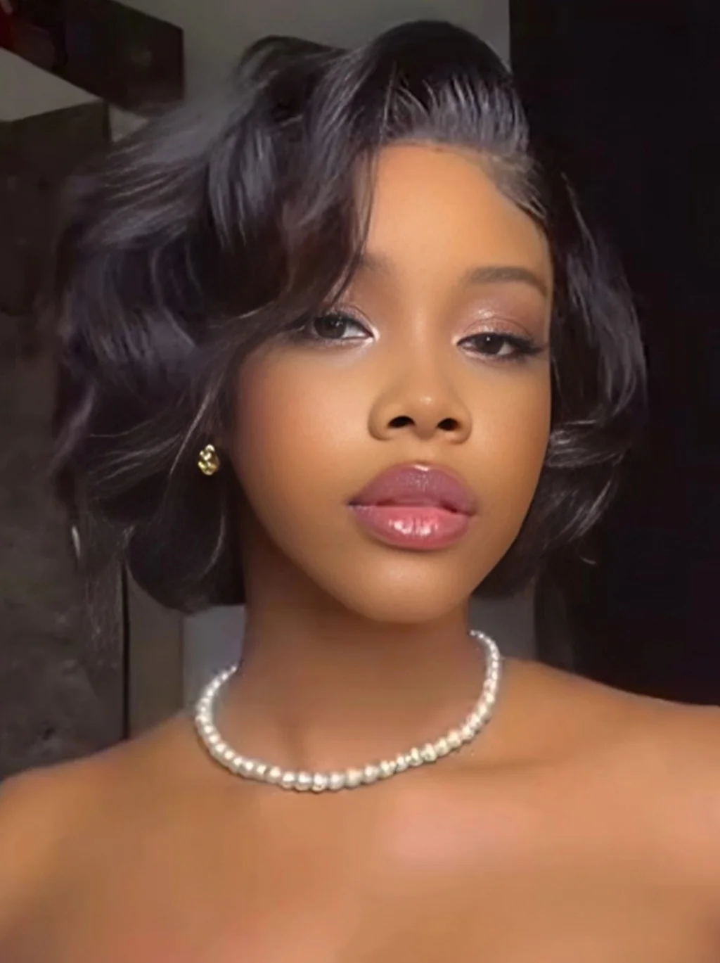 Dorsanee Elegant Short Bob Wavy 13x4 Lace Front Virgin Human Hair Wigs - Image 2