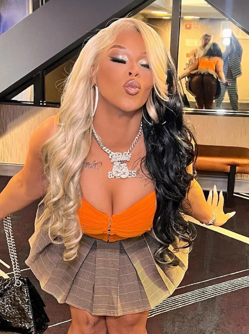 Dorsanee Half Black Half Honey Blonde 200 Density 13x4 Lace Front Human Hair Wigs - Image 4