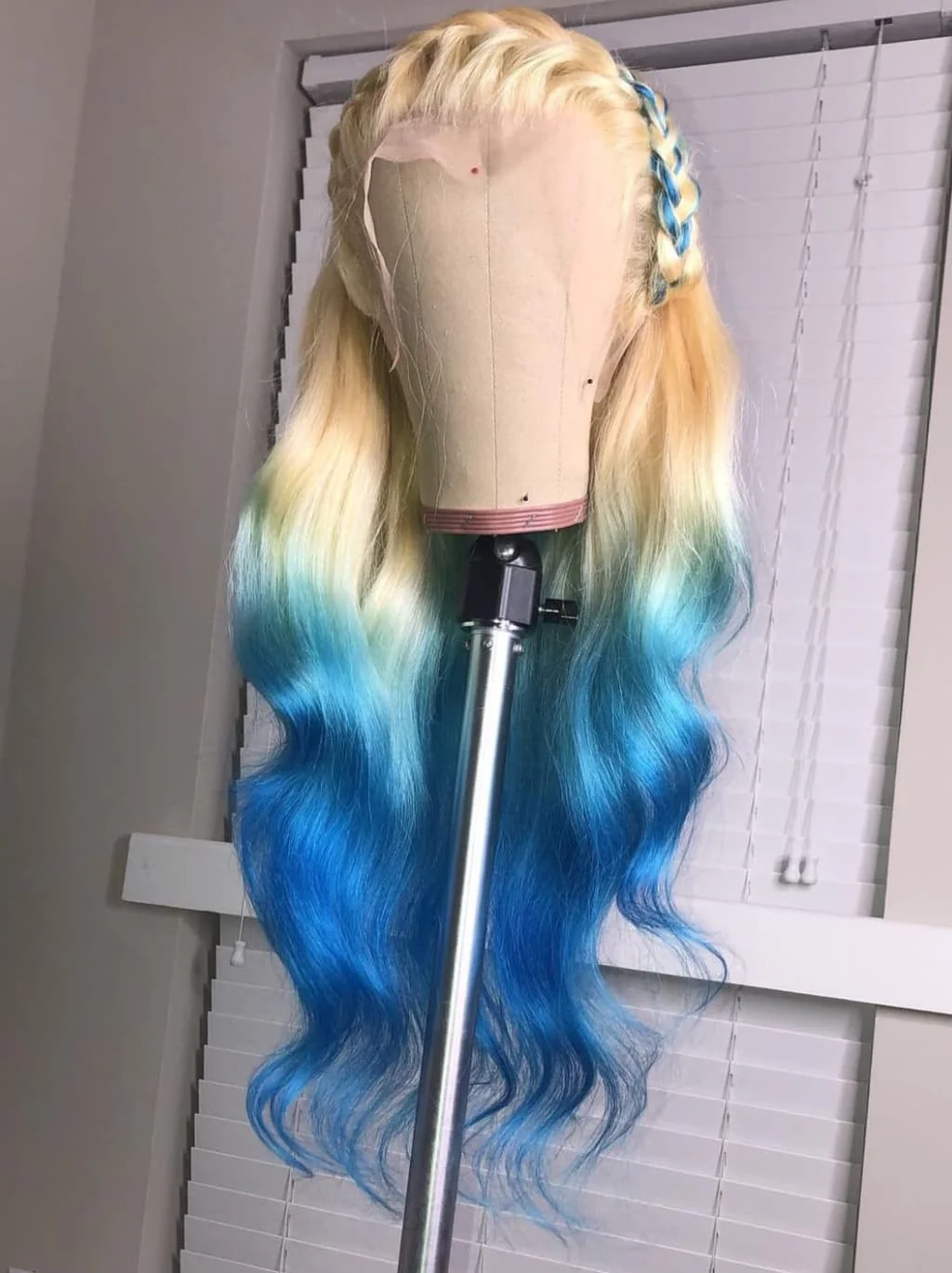 Dorsanee Ombre 613 Blonde Blue Colored 13x4 Lace Front Virgin Human Hair Wig 200 Density - Image 3