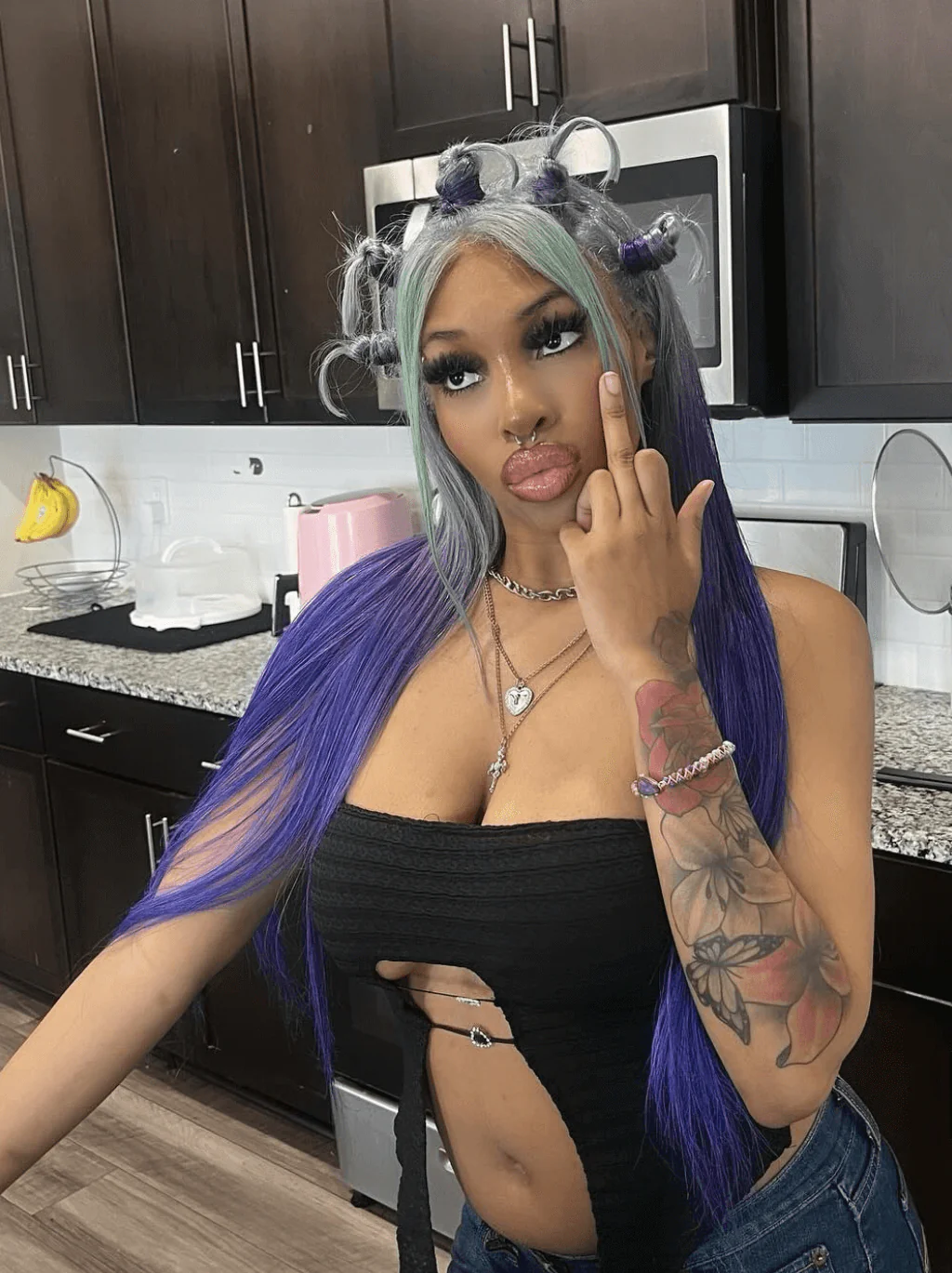 Dorsanee Ombre Gray Blue Green Skunk Stripe 13x4 HD Lace Front Human Hair Wigs - Image 4