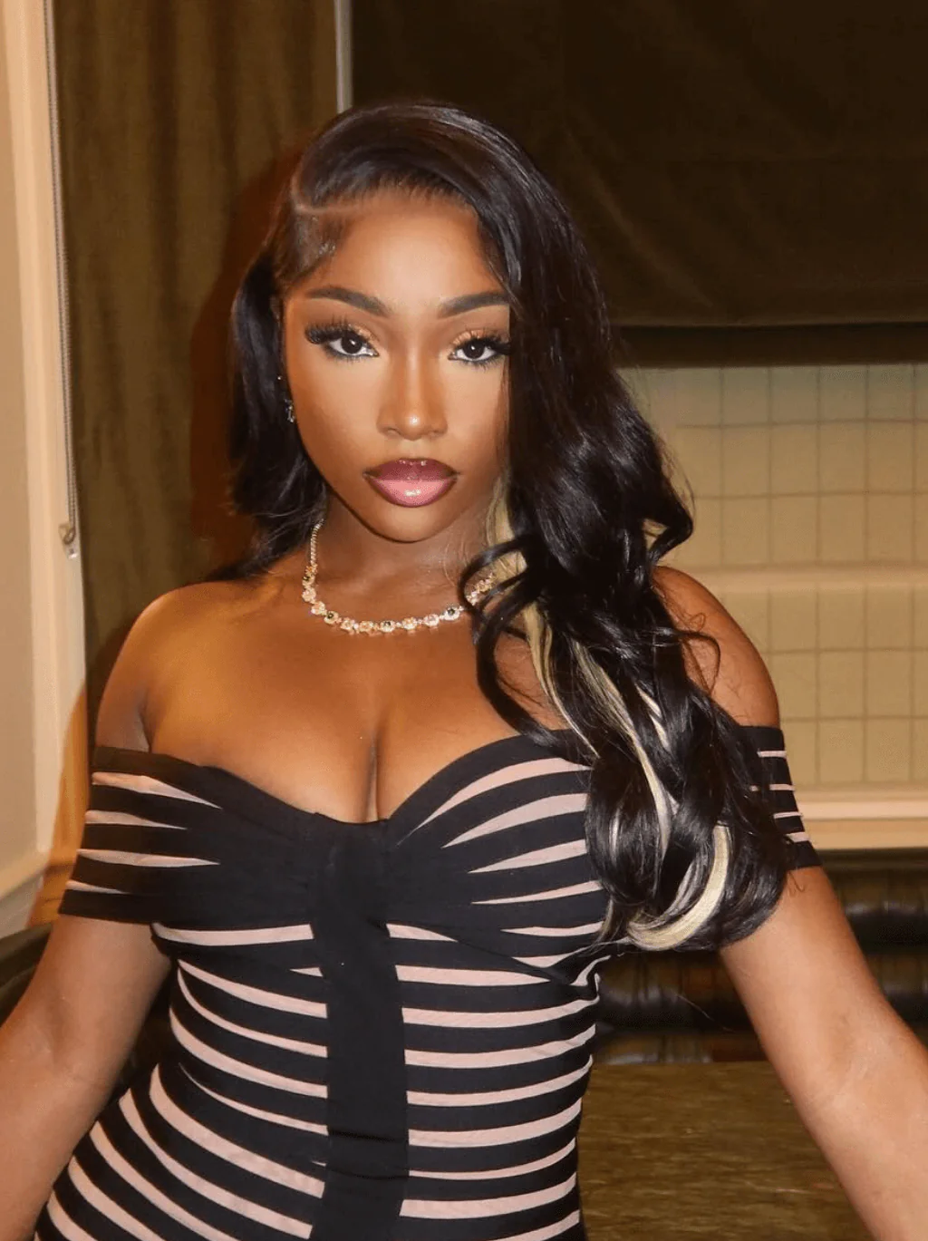 Dorsanee Peekaboo Black Blonde Straight Body Wave HD Lace Front Human Hair Wigs - Image 3