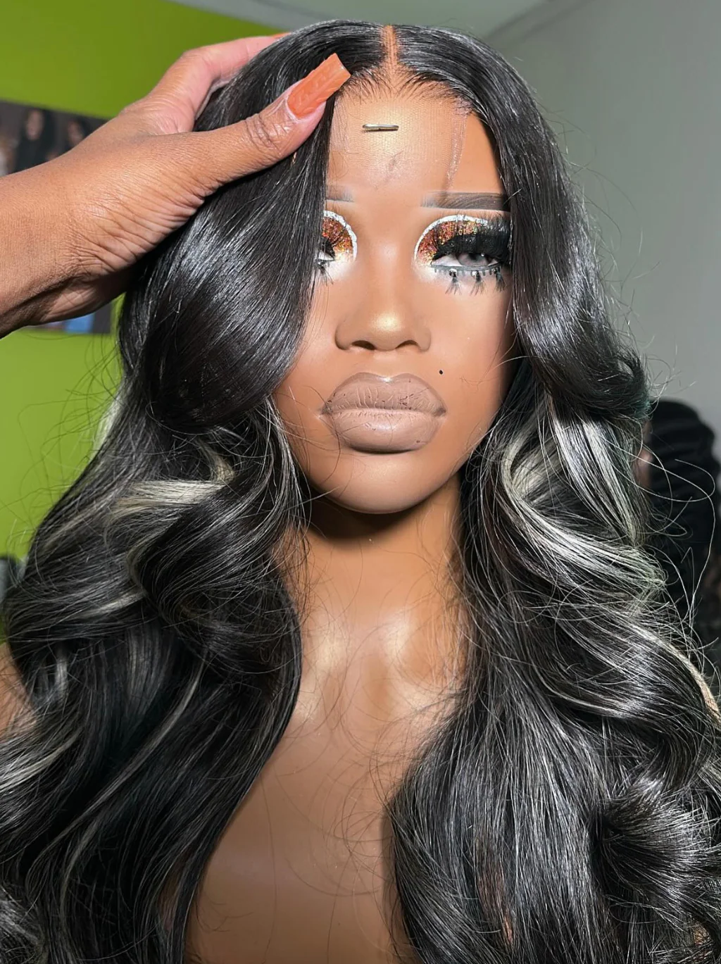 Dorsanee Salt and Pepper Blonde Highlights 13x4 Lace Front Body Wave Human Hair Wigs - Image 3