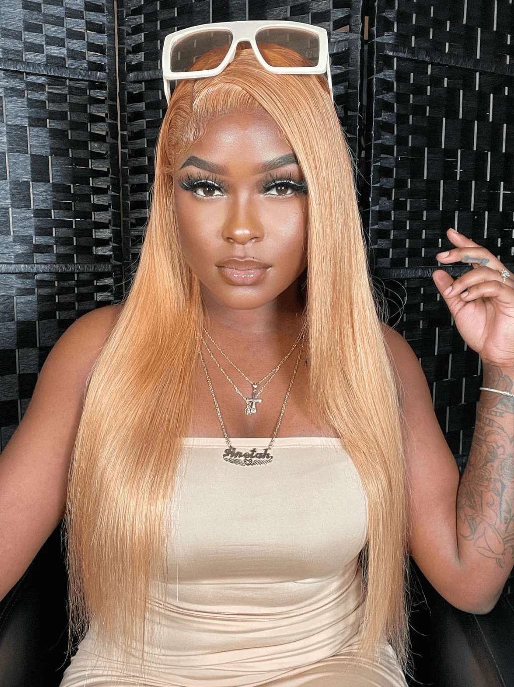 Dorsanee Strawberry Blonde Bone Straight 13x4 Lace Front Virgin Human Hair Wigs - Image 4