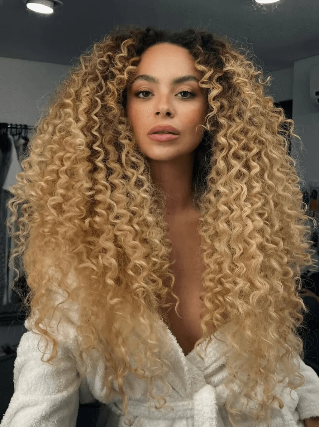 Dorsanee Strawberry Honey Blonde With Dark Roots Bohemian Spring Loose Curl Virgin Human Hair Wigs - Image 2