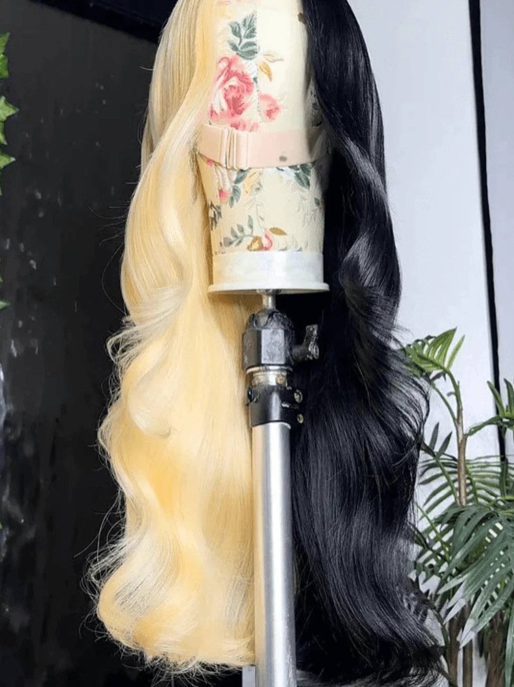 Dorsanee Split Dye Half Blonde Half Black Color 200 Density Lace Front Hair Wig - Image 3