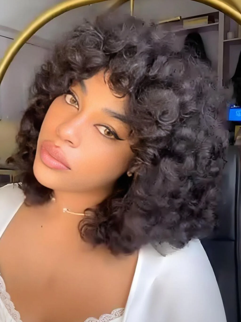 Dorsanee Voluminous Chic Natural Curly Full-bodied Look Bob Human Hair Wig - Image 2